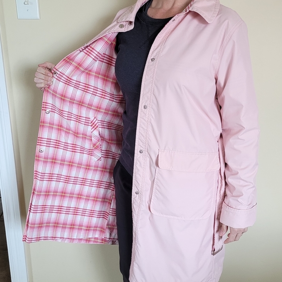 Reversible pink trench coat - Picture 4 of 12